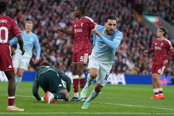  Cherki ăn mừng sau khi ghi bàn ấn định thắng lợi 3-0 cho Man City trước Liverpool ngay tại Anfield. 