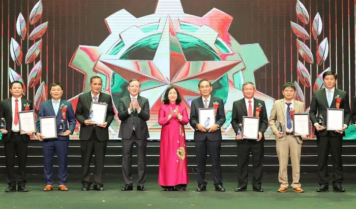 Nhiều nông dân tỷ phú và tiên phong hội nhập quốc tế được vinh danh.