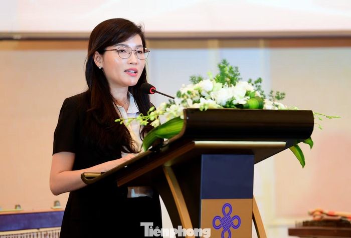 Chị Hồ Hồng Nguyên phát biểu chào mừng đoàn đại biểu thanh niên tham dự “Hành trình đỏ nghiên cứu, học tập” năm 2026 ở Việt Nam. Ảnh: Xuân Tùng