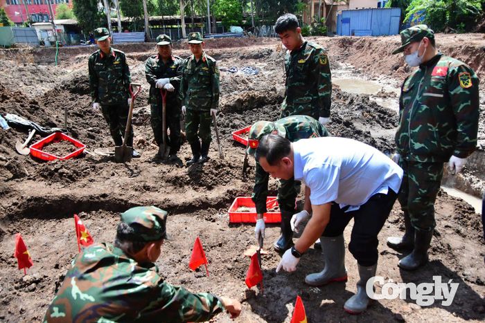 Sau đợt an táng này, thành phố tiếp tục triển khai công tác tìm kiếm, quy tập hài cốt liệt sĩ tại Công viên Văn hóa Lê Thị Riêng và những địa điểm khác, từng bước xác định danh tính các liệt sĩ, đáp ứng nguyện vọng của thân nhân và nhân dân.