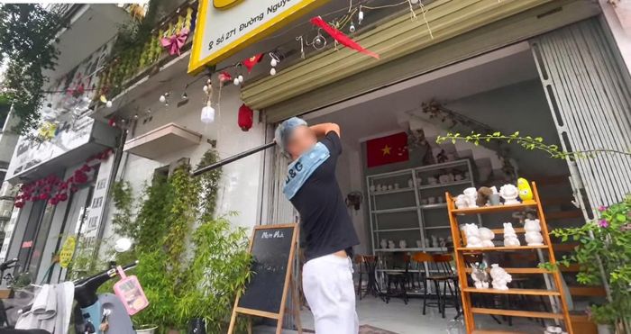 Hình ảnh thể hiện có tính chất bạo lực trong video "giang hồ" do anh T đăng tải.