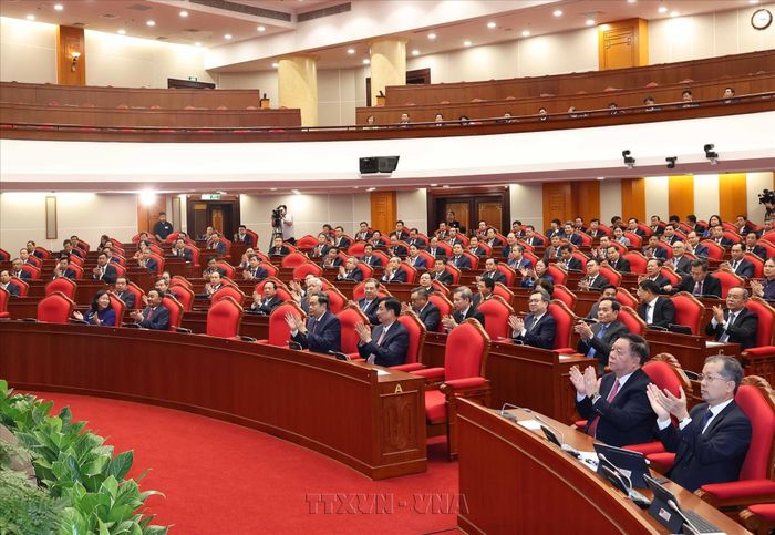 Các đại biểu tham dự phiên bế mạc hội nghị Trung ương 4 khóa 14. Ảnh: TTXVN