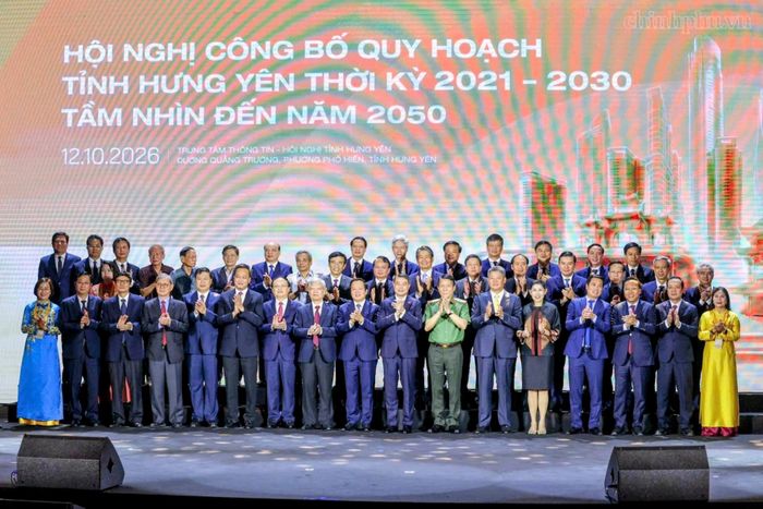 Thủ tướng Lê Minh Hưng và các đại biểu - Ảnh: chinhphu.vn/Nhật Bắc