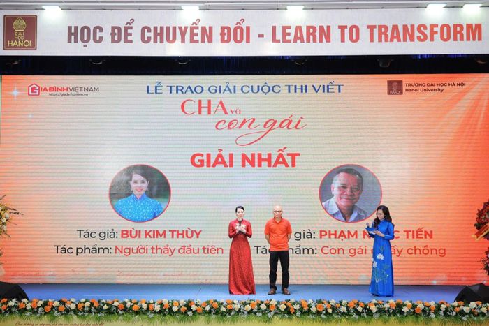 Tác giả Bùi Kim Thùy kể về những bài học cuộc sống học được từ cha mình tại lễ trao giải cuộc thi viết chủ đề "Cha và con gái" năm 2026