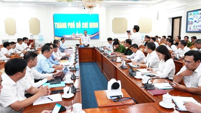 Cuộc họp nghe báo cáo kết quả công tác phòng, chống thiên tai 9 tháng đầu năm và kế hoạch 3 tháng cuối năm 2026. (Ảnh: UBND TP HCM).