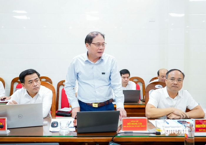 Đồng chí Hồ Đăng Tài - Phó Trưởng ban Tổ chức Tỉnh ủy phát biểu tại buổi làm việc. Ảnh: Phạm Bằng