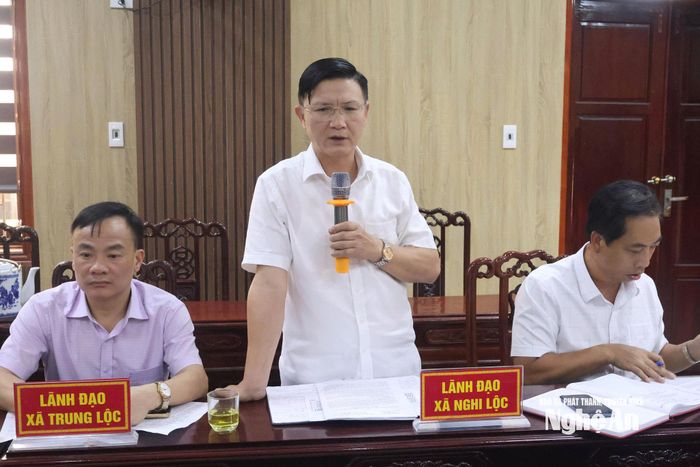 Đồng chí Nguyễn Bá Điệp - Chủ tịch UBND xã Nghi Lộc phát biểu thảo luận tại hội nghị. Ảnh: Trần Hoa