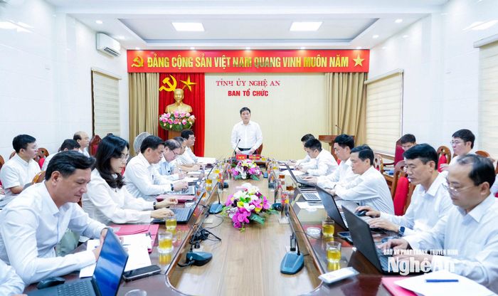Đồng chí Nguyễn Thanh Bình - Phó Bí thư Tỉnh ủy làm việc với Ban Tổ chức Tỉnh ủy. Ảnh: Phạm Bằng