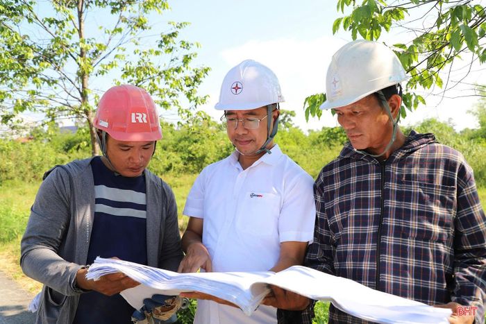 Các đơn vị tập trung đẩy nhanh tiến độ các công trình, dự án trọng điểm trên địa bàn toàn tỉnh.