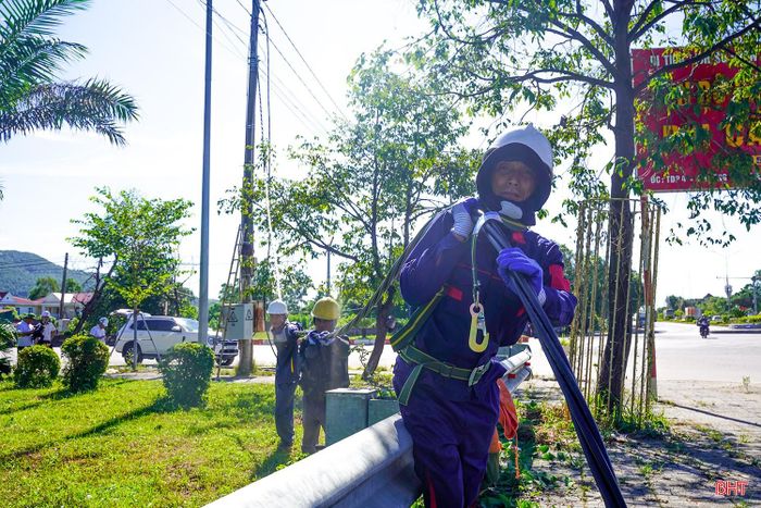 Công ty Điện lực Hà Tĩnh từng bước hiện đại hóa lưới điện, nâng cao độ tin cậy cung cấp điện trên địa bàn.