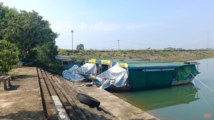 UBND xã Can Lộc đang kêu gọi các doanh nghiệp đầu tư nâng cấp bến thuyền chùa Hương Tích.