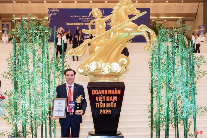 Ông Lê Đức Thắng là 1 trong 100 doanh nhân được vinh danh Doanh nhân Việt Nam tiêu biểu - Cúp Thánh Gióng.