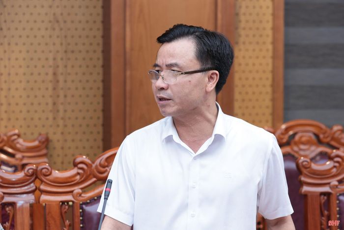 Đồng chí Lê Ngọc Huấn - Giám đốc Sở Nông nghiệp và Môi trường phát biểu tại cuộc họp.