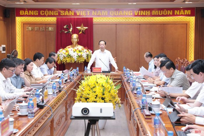 Thường trực Tỉnh ủy tổ chức họp để nghe và cho ý kiến về một số nội dung thuộc thẩm quyền.