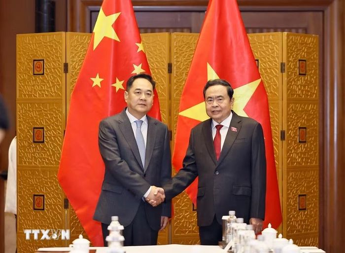 Chủ tịch Quốc hội Trần Thanh Mẫn và Chủ tịch Hội Hữu nghị đối ngoại nhân dân Trung Quốc Dương Vạn Minh. (Ảnh: Doãn Tấn/TTXVN)