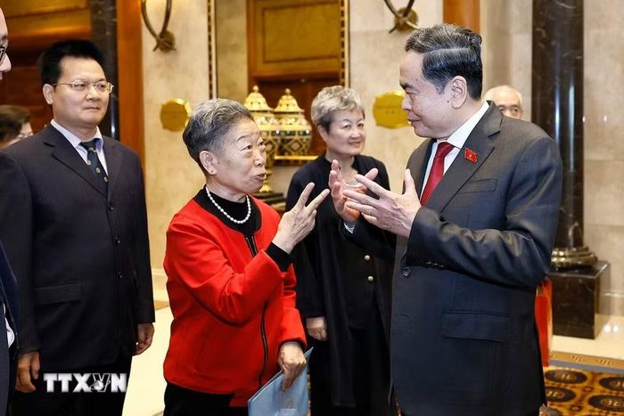 Chủ tịch Quốc hội Trần Thanh Mẫn tiếp các nhân sỹ hữu nghị Trung Quốc. (Ảnh: Doãn Tấn/TTXVN)