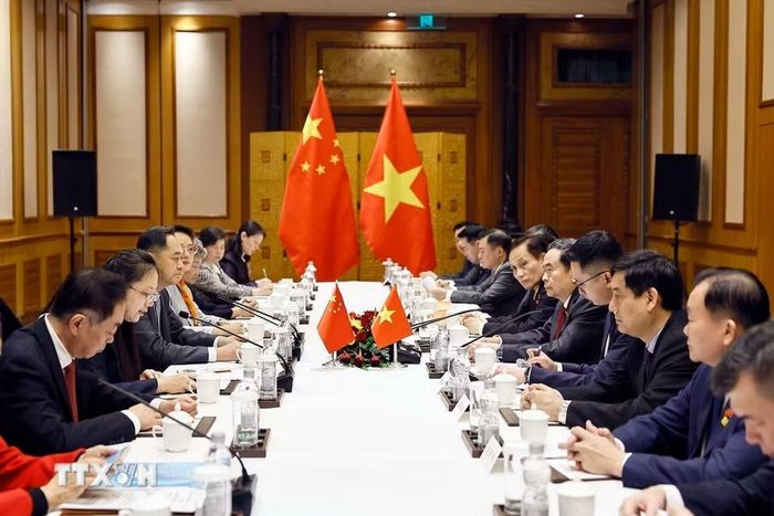 Chủ tịch Quốc hội Trần Thanh Mẫn tiếp các nhân sỹ hữu nghị Trung Quốc. (Ảnh: Doãn Tấn/TTXVN)
