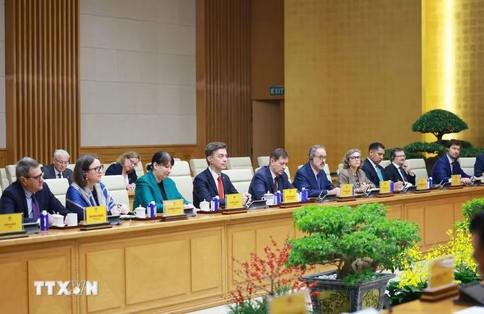 Các Đại sứ, đại biện phái đoàn Liên minh châu Âu và các nước thành viên EU tại Việt Nam tham dự cuộc tiếp. (Ảnh: Dương Giang/TTXVN)
