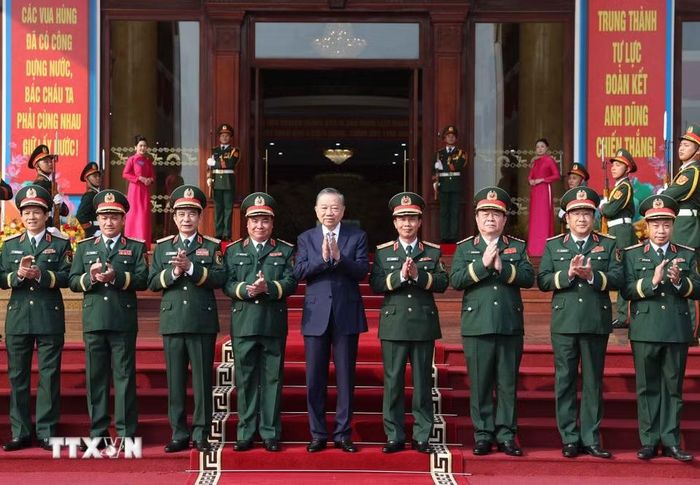 Tổng Bí thư, Chủ tịch nước Tô Lâm và các đại biểu. (Ảnh: Thống Nhất/TTXVN)
