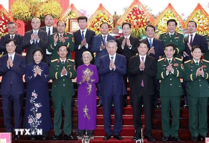 Tổng Bí thư, Chủ tịch nước Tô Lâm và các đại biểu. (Ảnh: Thống Nhất/TTXVN)