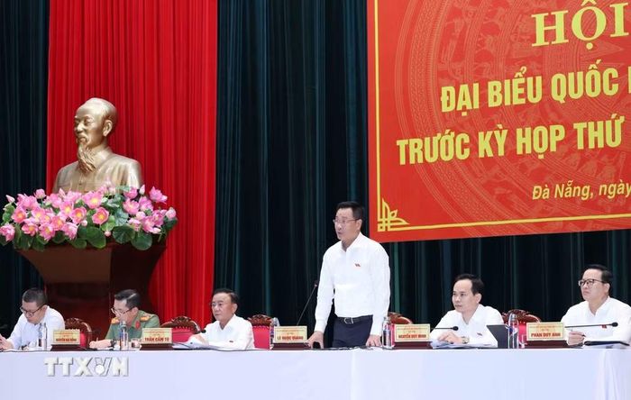 Ông Lê Ngọc Quang, Ủy viên Trung ương Đảng, Bí thư Thành ủy Đà Nẵng giải trình làm rõ ý kiến của cử tri. (Ảnh: Phương Hoa/TTXVN)