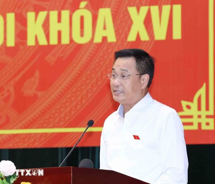 Ông Lê Ngọc Quang, Ủy viên Trung ương Đảng, Bí thư Thành ủy Đà Nẵng giải trình làm rõ ý kiến của cử tri. (Ảnh: Phương Hoa/TTXVN)