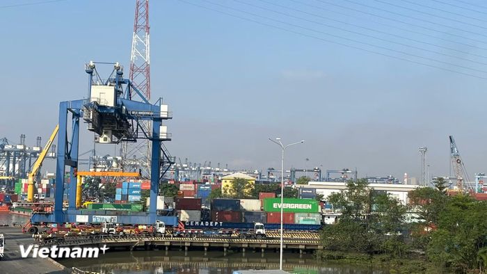 Việc Việt Nam đăng cai thành công Đại hội FIATA World Congress 2025 tại Hà Nội, là lời khẳng định về khát vọng của quốc gia trong việc trở thành một trung tâm logistics khu vực. (Ảnh: Vietnam+)