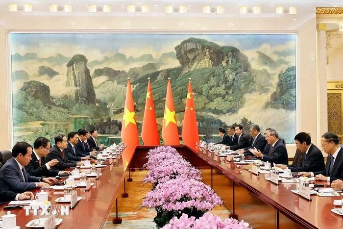 Chủ tịch Quốc hội Trần Thanh Mẫn hội kiến Thủ tướng Trung Quốc Lý Cường. (Ảnh: Doãn Tấn/TTXVN)