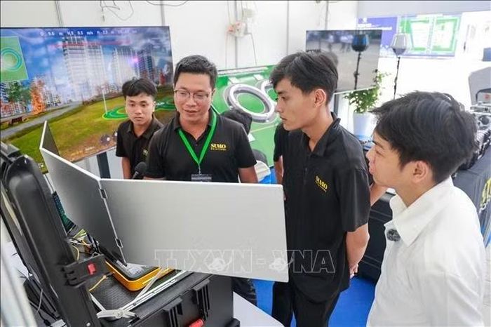 Các giải pháp công nghệ số được giới thiệu, phục vụ nhu cầu quản lý, điều hành và phát triển kinh tế - xã hội tại địa phương.