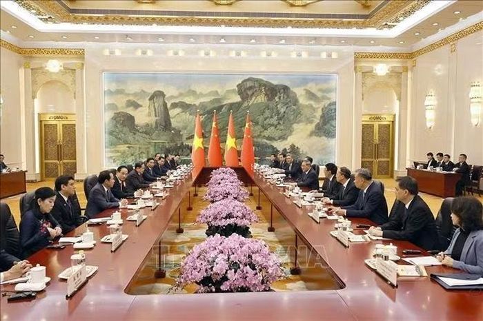 Chủ tịch Quốc hội Trần Thanh Mẫn hội kiến Thủ tướng Trung Quốc Lý Cường. Ảnh: Doãn Tấn/TTXVN
