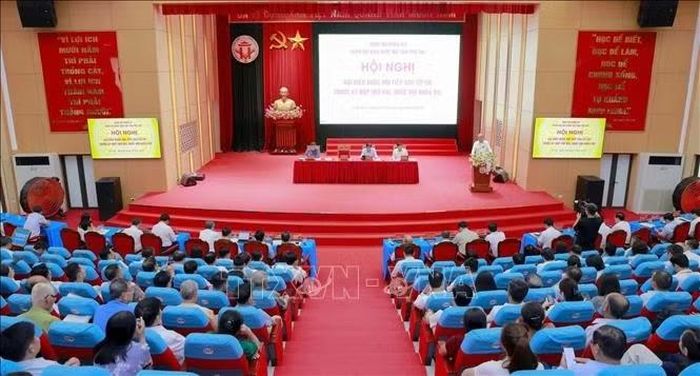 Quang cảnh Hội nghị tiếp xúc cử tri.