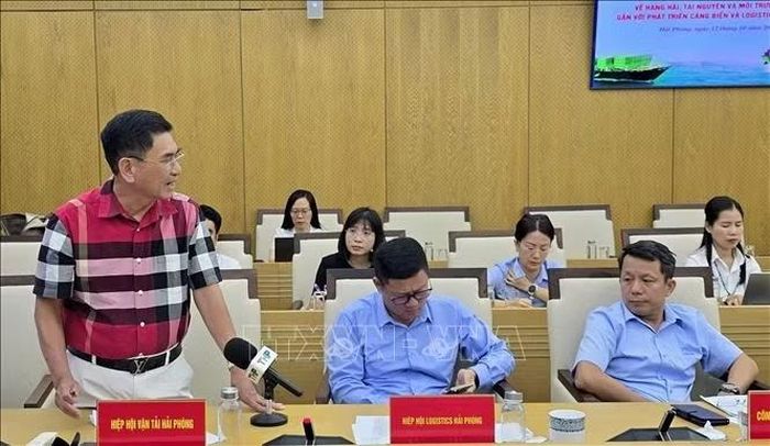 Ông Nguyễn Văn Tiến, Chủ tịch Hiệp hội Vận tải Hải Phòng, phát biểu.