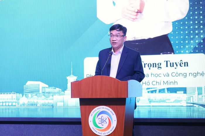 Ông Trần Trọng Tuyên, Phó Giám đốc Sở KH&CN TP Hồ Chí Minh, phát biểu khai mạc Hội thảo.