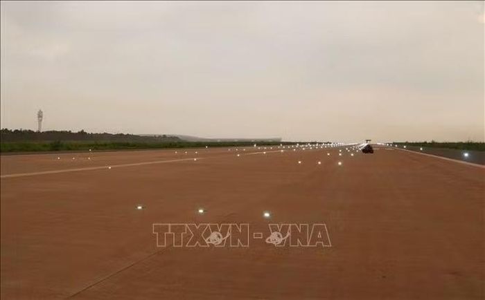 Chạy thử đèn tín hiệu hàng không tại đường cất hạ cánh thứ nhất sân bay Long Thành, cuối tháng 9/2026.