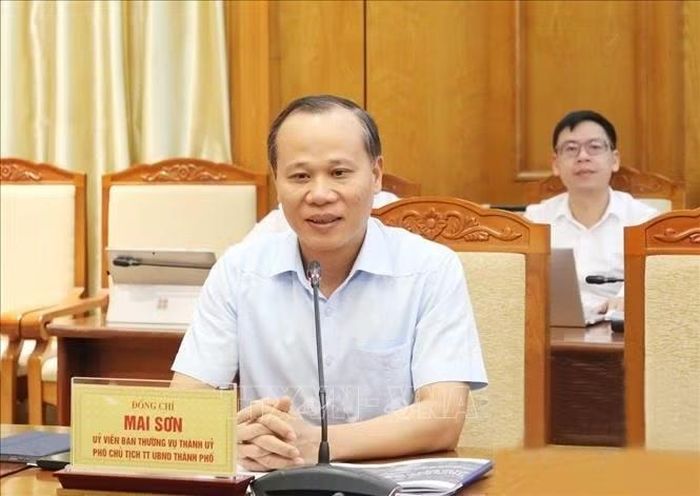 Phó Chủ tịch Thường trực UBND thành phố Bắc Ninh Mai Sơn tại Hội nghị.