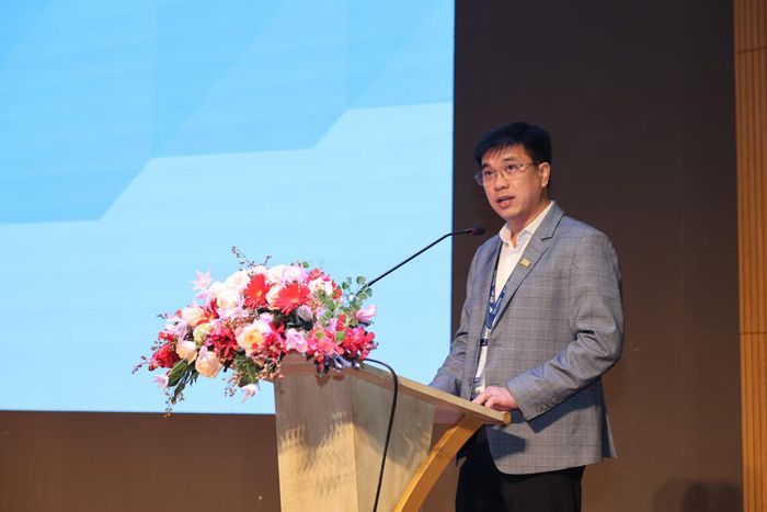 PGS.TS Bùi Quang Hùng, Giám đốc UEH nhấn mạnh, tinh thần hợp tác giữa "3 nhà" để đào tạo những gì nền kinh tế cần, không phải những gì nhà trường đang có.