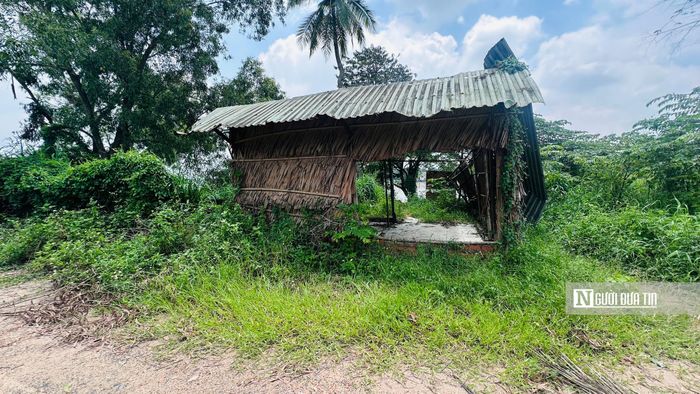 Do đặc thù lịch sử và địa hình ven sông, dự án vấp phải những bài toán hóc búa về kiến trúc đô thị lẫn hệ sinh thái tự nhiên. Ngoài ra, dọc sông Sài Gòn hiện còn tồn tại các bến thủy nội địa, cơ sở tín ngưỡng, tôn giáo, đình, chùa… Đây là điều khiến chính quyền các địa phương băn khoăn và khó khăn trong công tác thu hồi, bồi thường, giải phóng mặt bằng.