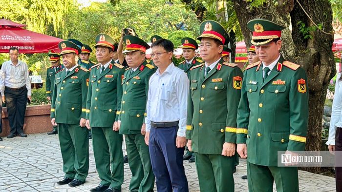 Ông Nguyễn Mạnh Cường, Phó Chủ tịch UBND Tp.HCM, Trưởng Ban Chỉ đạo 515 Tp.HCM có mặt tại buổi tổng duyệt, trực tiếp chỉ đạo thực hiện các nội dung.