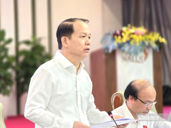 Ông Hoàng Thanh Tùng, Bộ trưởng Bộ Tư pháp, phát biểu tại phiên họp toàn thể lần thứ 14 của Ủy ban Pháp luật và Tư pháp của Quốc hội.