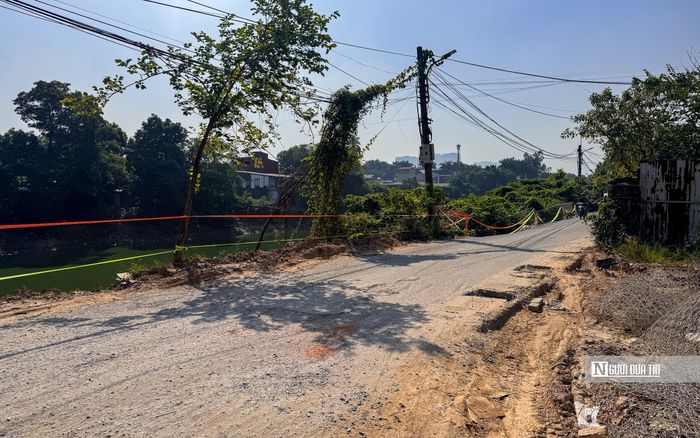 Trước thực trạng này đang tiềm ẩn nguy cơ mất an toàn khi người dân lưu thông qua đây.