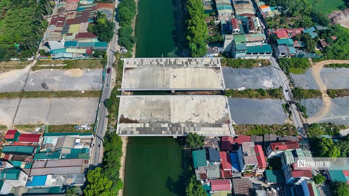 Bí thư Thành ủy Hà Nội Trần Đức Thắng cũng yêu cầu khẩn trương hoàn thiện thủ tục đầu tư đối với các đoạn tuyến còn lại; thống nhất giao Ban Quản lý dự án đầu tư xây dựng công trình giao thông thành phố làm đầu mối triển khai dự án tổng thể.