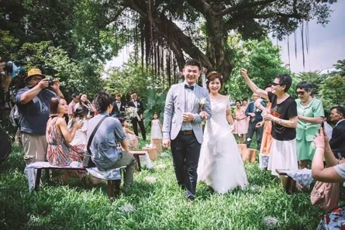 Lễ cưới tại điểm du lịch. Ảnh: Sohu.