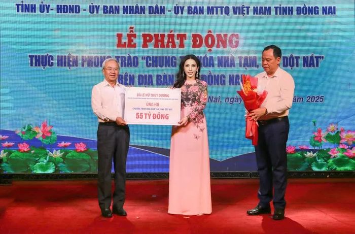  Bà Lê Nữ Thùy Dương trao 55 tỷ ủng hộ chương trình xóa nhà tạm, nhà dột nát tại Đồng Nai 