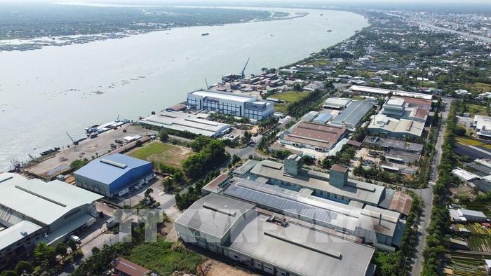 Khu Công nghiệp Sa Đéc (phường Sa Đéc, tỉnh Đồng Tháp) thu hút nhiều nhà đầu tư. Ảnh: Nhựt An - TTXVN