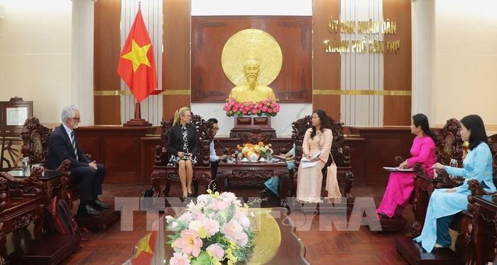 Quang cảnh buổi làm việc. Ảnh: Nguyễn Hằng - TTXVN
