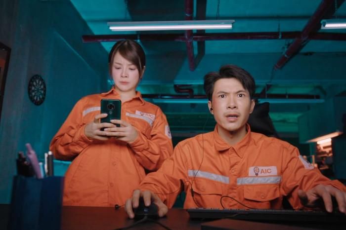 Án Mạng Xém Hoàn Hảo khai thác câu chuyện phá án theo hướng hài hước, xoay quanh Trinh (DJ Mie), và thám tử Đại (Anh Tú Atus).