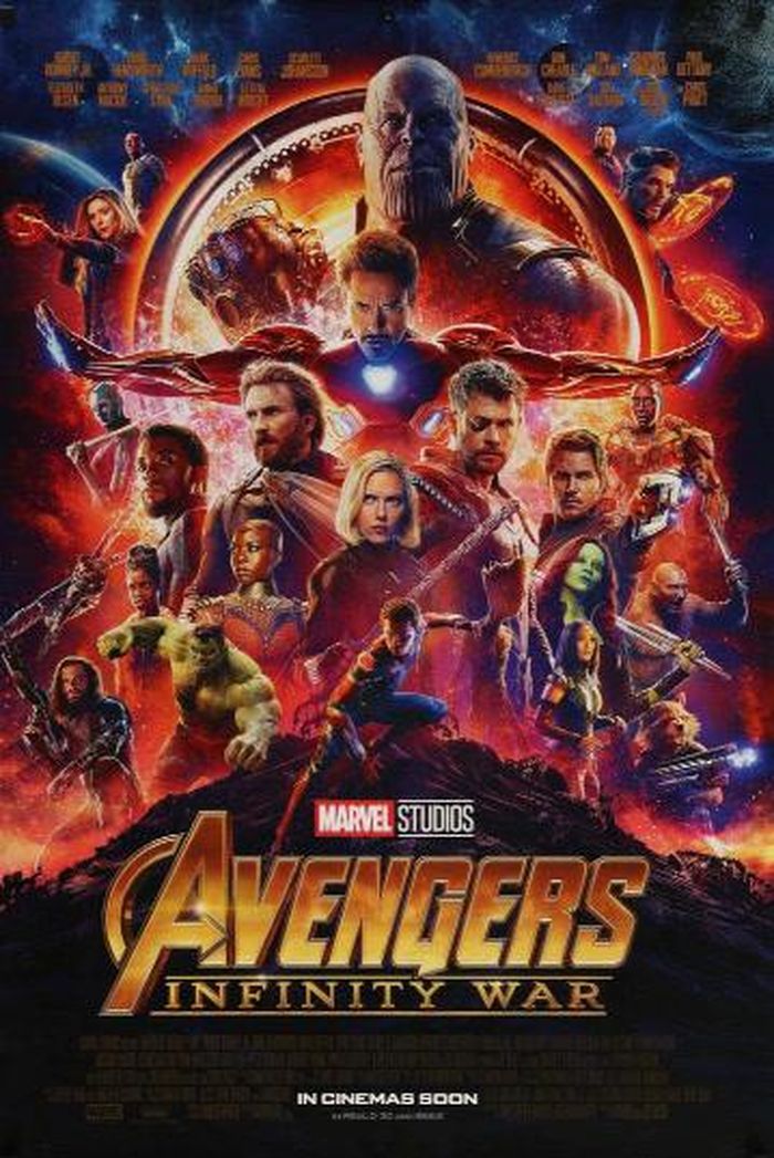 Ra mắt năm 2018, phim do Anthony và Joe Russo đạo diễn, xoay quanh hành trình Thanos thu thập các Viên đá Vô cực nhằm thực hiện kế hoạch xóa sổ một nửa sự sống trong vũ trụ. Các siêu anh hùng từ nhiều nhóm buộc phải hợp sức ngăn chặn hắn. Câu chuyện có quy mô lớn, quy tụ đông đảo nhân vật và kết thúc bằng bước ngoặt gây chấn động, tạo tiền đề cho Avengers: Endgame.