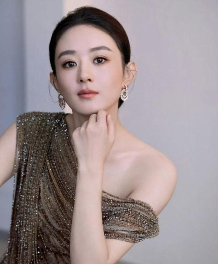 Triệu Lệ Dĩnh.
