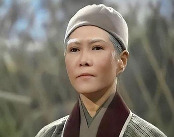 Ngũ Mai sư thái được cho là người truyền dạy võ thuật cho Nghiêm Vịnh Xuân, nhân vật gắn liền với nguồn gốc Vịnh Xuân quyền.