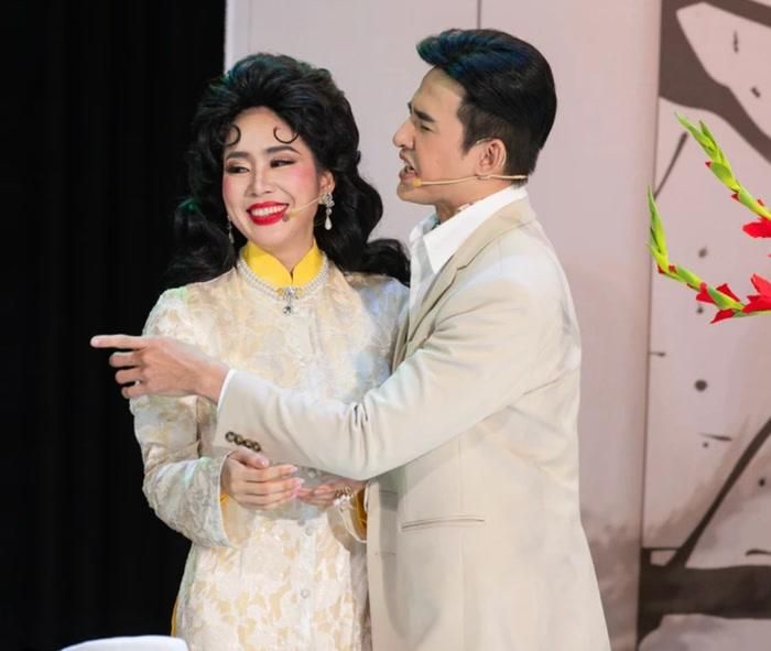 Lê Phương và Lương Thế Thành xuất hiện trong Giáng Hương: Sân khấu về khuya tối 30/9.